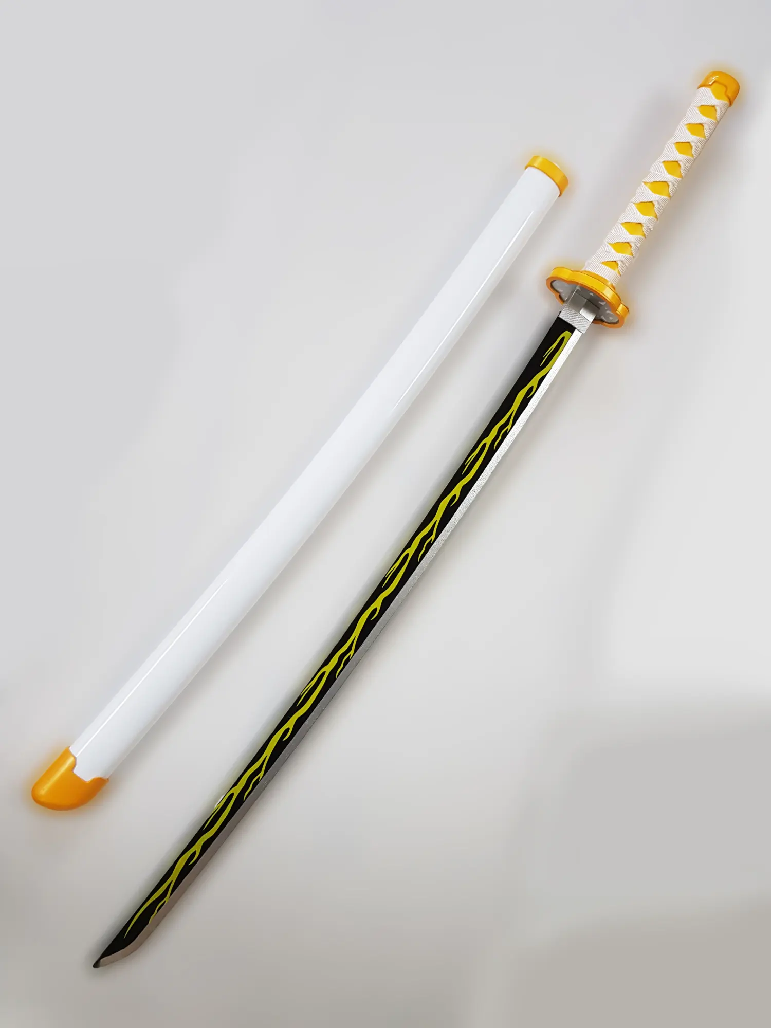 Katana De Zenitsu En Bois Dans Demon Slayer 5 Katana De Zenitsu En Bois Dans Demon Slayer - Image 3